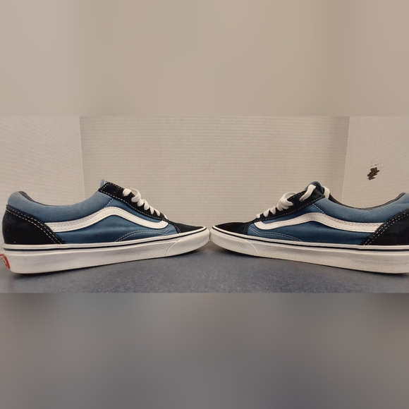 Vans - Picture 4 of 7